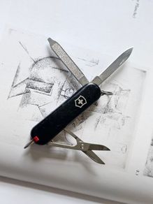 Vintage Victorinox Classic Sd Signature Discontinued Model 58mm Swiss Army Knife Keychain tool