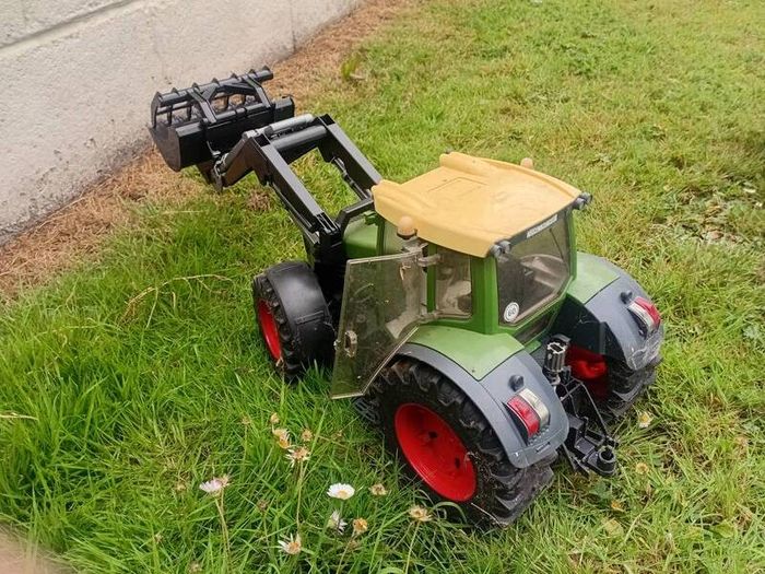Bruder Fendt 930 Vario Tractor