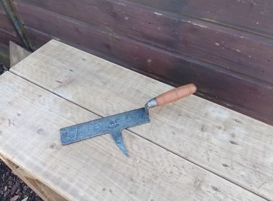 Slaters Axe (Tyzack)