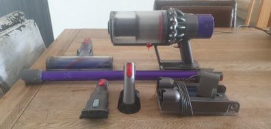 Dyson V10 Cordless Vacuum Cleaner
