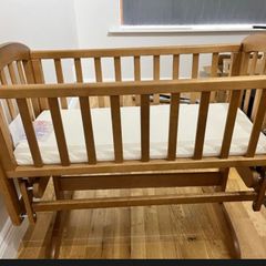 Baby crib/ cot