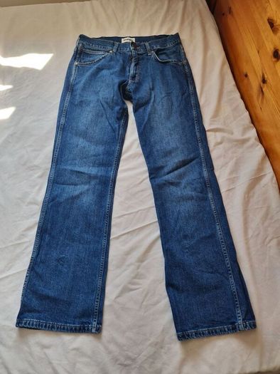 wrangler jacksville Size 30/32 zip fly in excellent condition