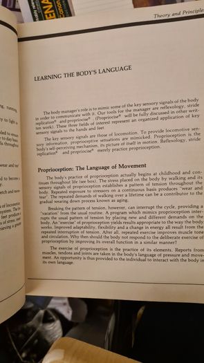 Hand And Food Reflexology. By Kevin And Barbra Kunz. The Unique Self-health Approach To Wellness. Large Volume Paperback In Good Condition.
