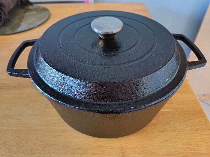 Cast Iron Pot and Skillet
