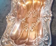 Art Noveau tray 25cm