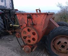 Turf hopper