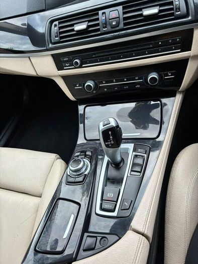 BMW 5-Series 2012