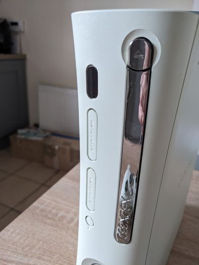 Xbox 360 console with controller