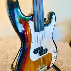 Fretless Precision Bass - Boxed