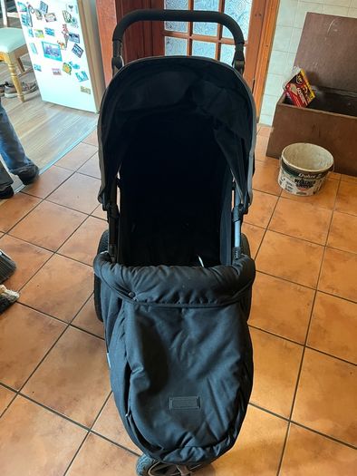 Ickle bubba Venus Prime Jogger I-size travel system and ISOFIX base