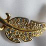 Vintage Pretty Gold toned Leaf Brooch with Rhinestones Image 2