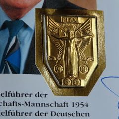 West Germany 1954 Football World Cup winning captain Fritz Walter hand signed Gold gilt medal stamp cover Italia 90