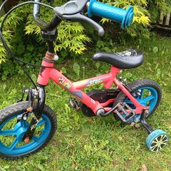 Childs bike with stabilisers