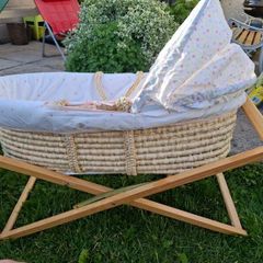 Moses basket barely used
