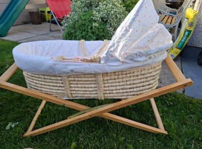 Moses basket barely used