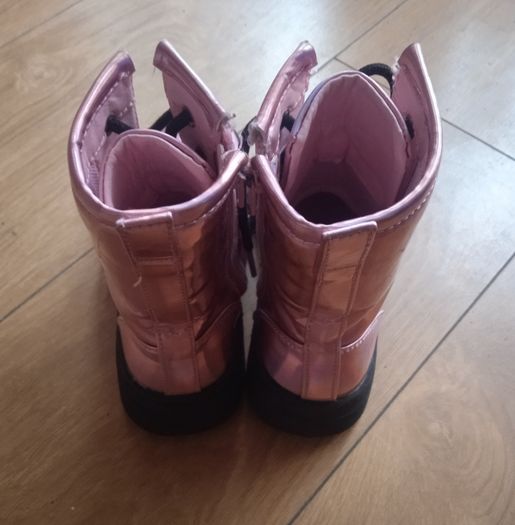 Girls boots