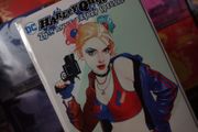 Harley Quinn ! 25th Anniversary Special ! First Issue ! Jet Pack / Forbidden Planet Exclusive Josh Middleton Color Variant Cover ! 2017 ! by DC Comics !