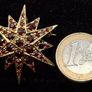 Vintage 9ct yellow gold garnet brooch Image 3