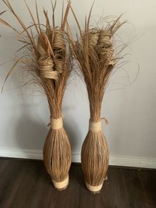 Ornamental free-standing grass