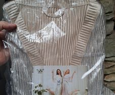 Winthome gold Dressing gown size M or 16