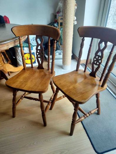 Round Dining Table + 6 chairs