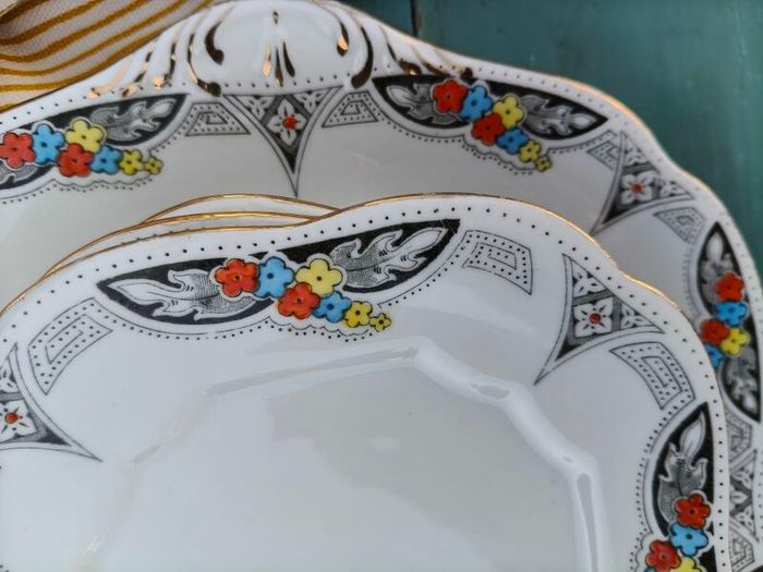 Vintage cake plate & 6 tea plates