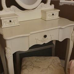 bed side lockers