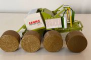 Siku 2453 Claas Rollant 255 Uniwrap, 4 Bales