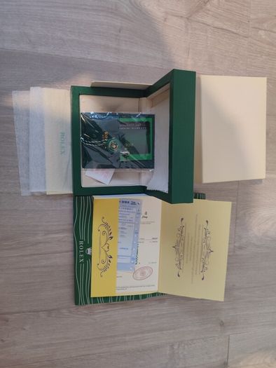empty watch box