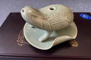 Antique-Style Chinese Yue Kiln Porcelain Symbolic Money Toad Water Dropper Calligraphy