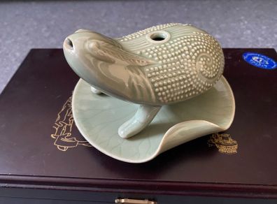 Antique-Style Chinese Yue Kiln Porcelain Symbolic Money Toad Water Dropper Calligraphy