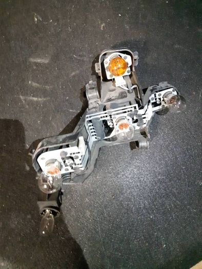 Bmw 5 Series E60 2003-2006 Right Driver Side Taillight Bulb Holder 6923306