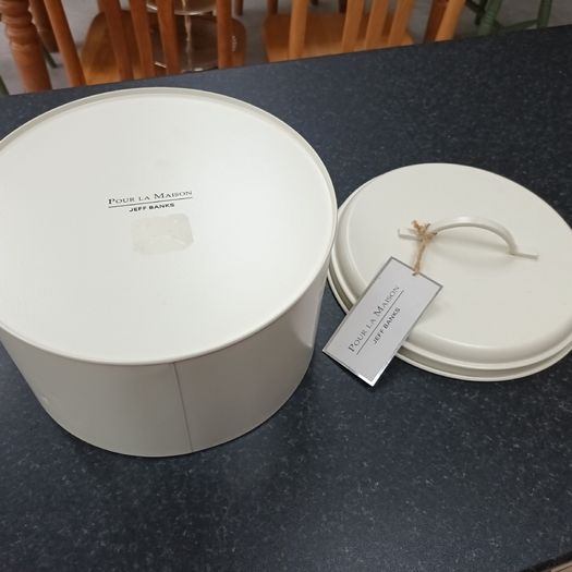 Cake/Cookie storage tin, Jeff Banks