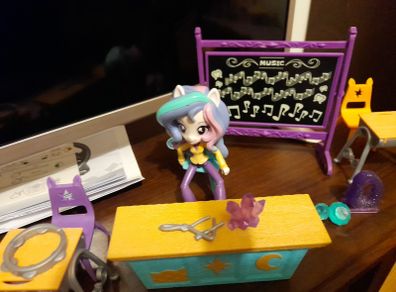 Doll my little pony school
