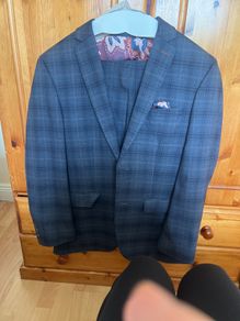 debs suit