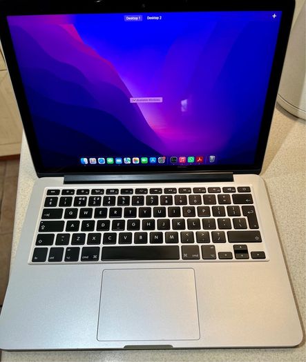 Apple MacBook Pro 13 2.7Ghz Dual core intel Core i5  16GB 1867 Mhz DDR3  250 SSD