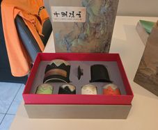 Yixing teapot & myuyee set