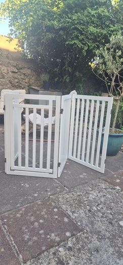 Pet gate