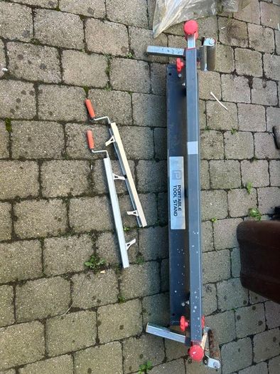 Foldable extendable heavy tool stand