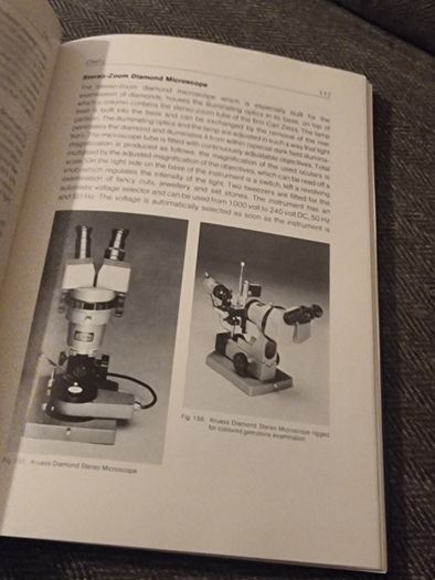 Diamond Grading ABC: Handbook for Diamond Grading - Hardcover  Verena Pagel-Theisen