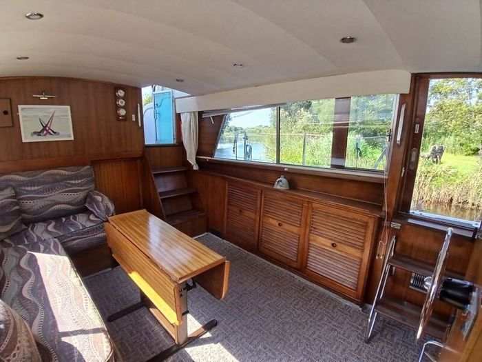 Broom Motor Cruiser
