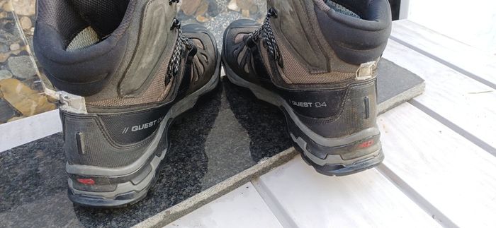 Mens hiking boots