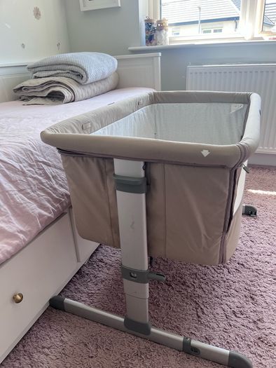 Chicco Next2Me Essential Side Sleeping Crib