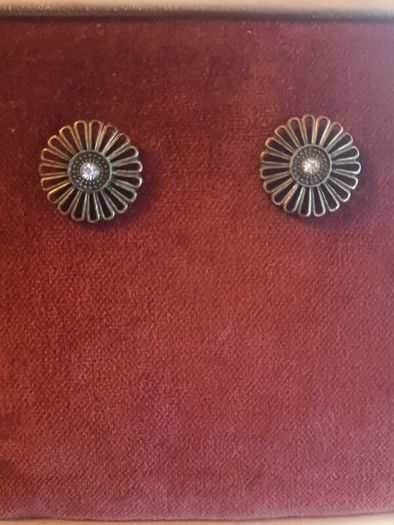 Flower CZ earrings