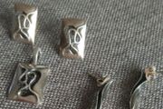 1 x   silver set + 1 x earrings