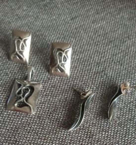 1 x   silver set + 1 x earrings