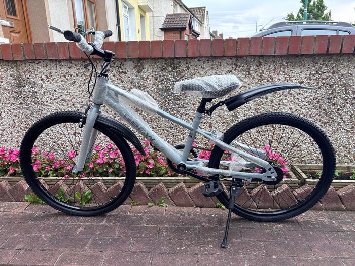 Kids bike new in