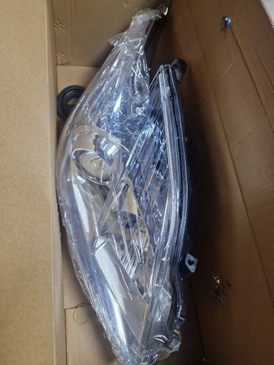 2010 toyota prius driver side headlight headlamp light