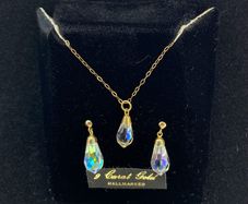 9ct gold and crystal set
