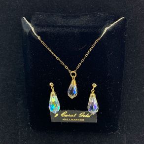 9ct gold and crystal set